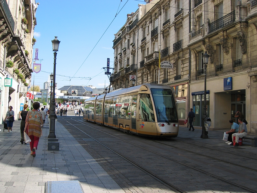 Tramway Orléans 1.jpg